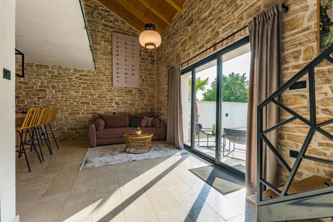 Stone House With Pool Poeta Villa Pridraga Exterior photo