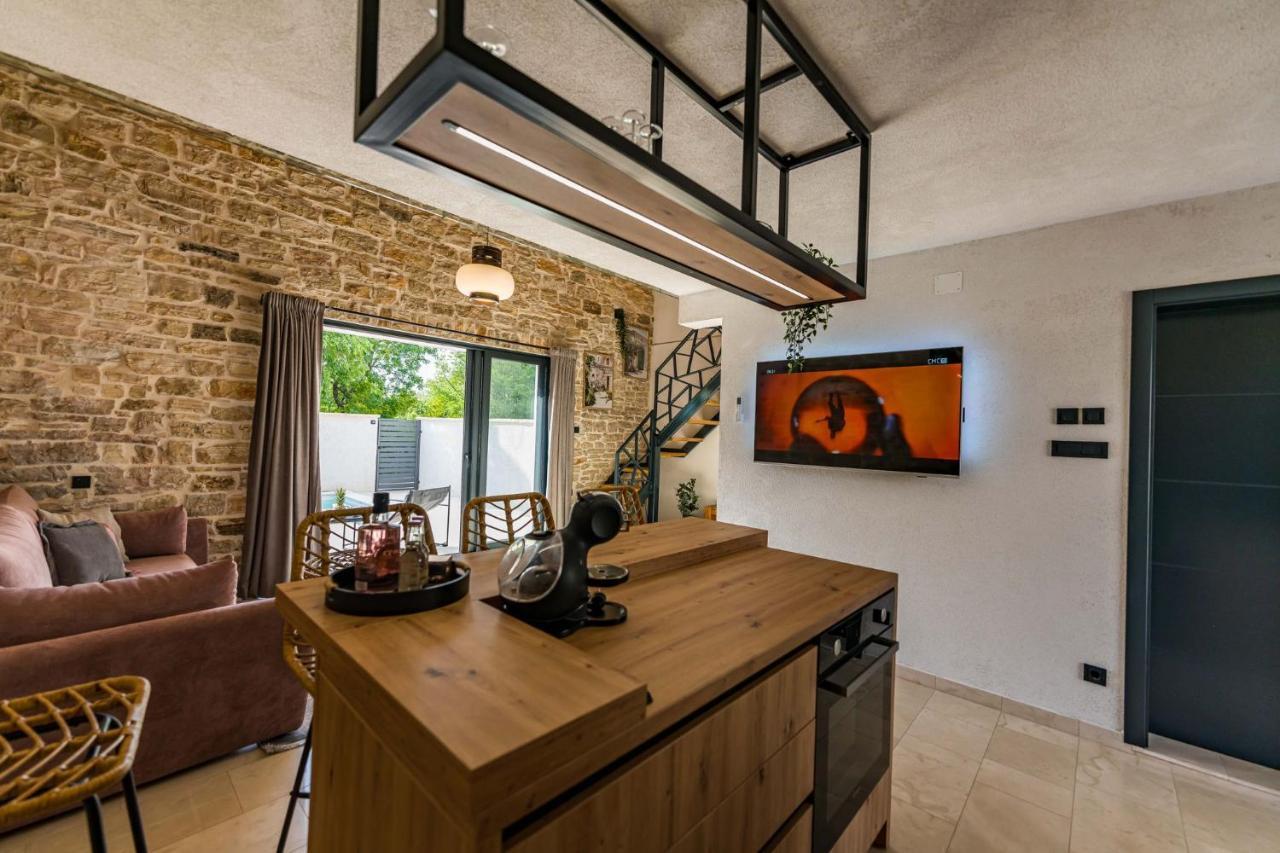 Stone House With Pool Poeta Villa Pridraga Exterior photo